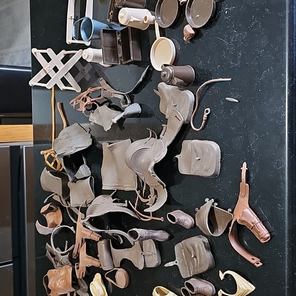 Vintage Marx Western Pieces - Picture 3 of 3